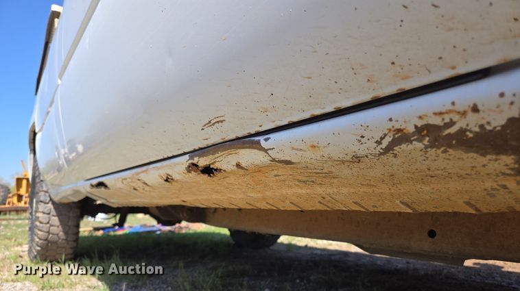 image for item EL1990 2001 Chevrolet Silverado 1500 pickup truck