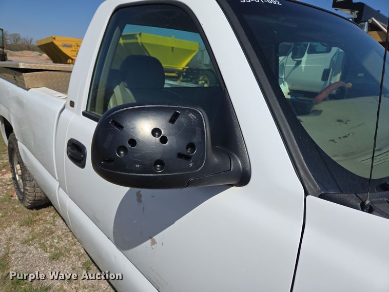 image for item EL1990 2001 Chevrolet Silverado 1500 pickup truck