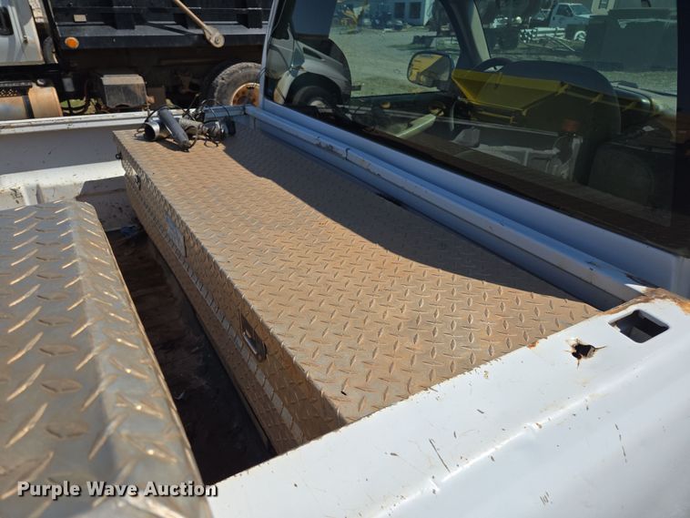 image for item EL1990 2001 Chevrolet Silverado 1500 pickup truck