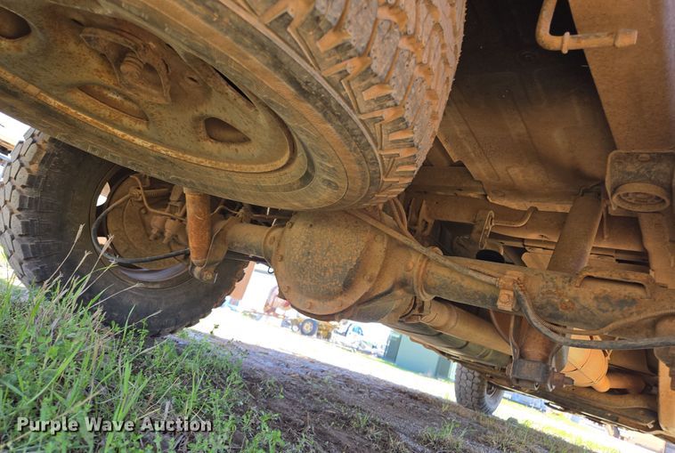 image for item EL1990 2001 Chevrolet Silverado 1500 pickup truck