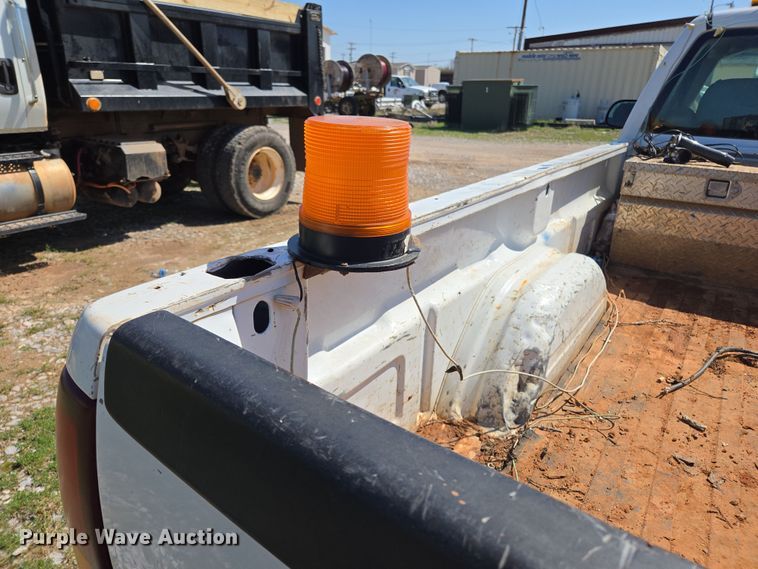 image for item EL1990 2001 Chevrolet Silverado 1500 pickup truck