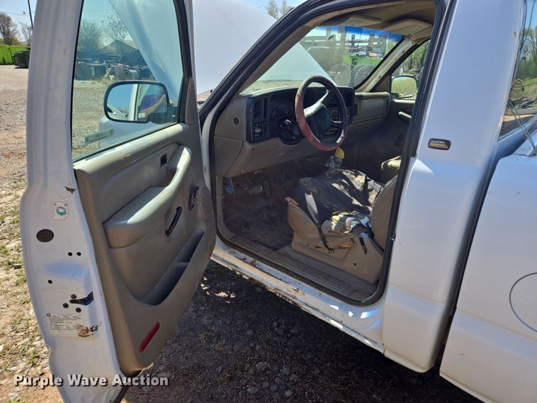 image for item EL1990 2001 Chevrolet Silverado 1500 pickup truck