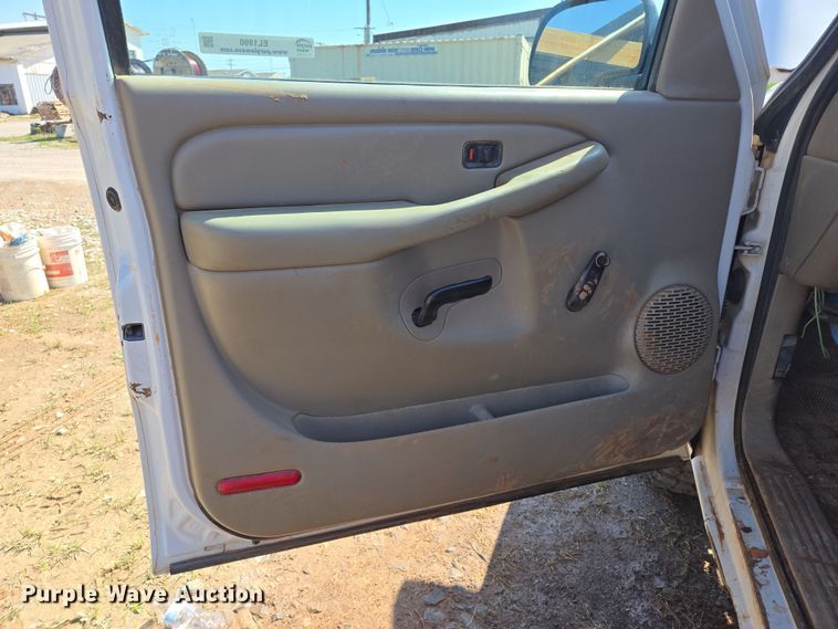 image for item EL1990 2001 Chevrolet Silverado 1500 pickup truck