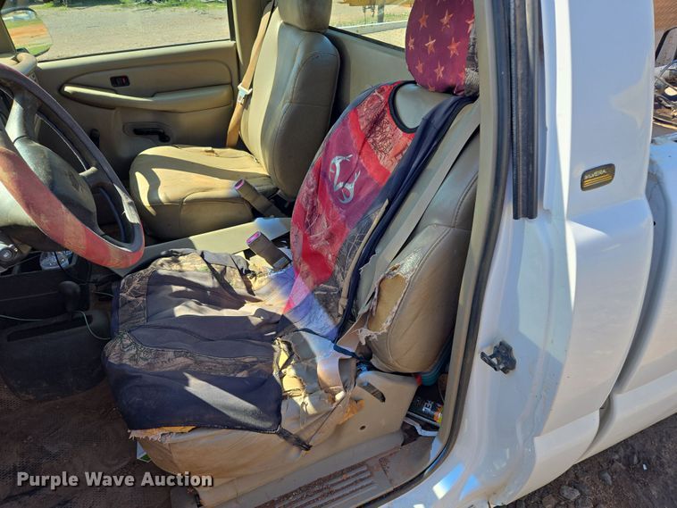 image for item EL1990 2001 Chevrolet Silverado 1500 pickup truck