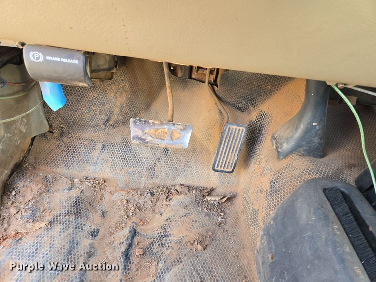 image for item EL1990 2001 Chevrolet Silverado 1500 pickup truck