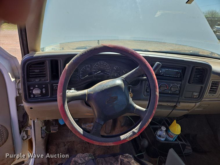 image for item EL1990 2001 Chevrolet Silverado 1500 pickup truck