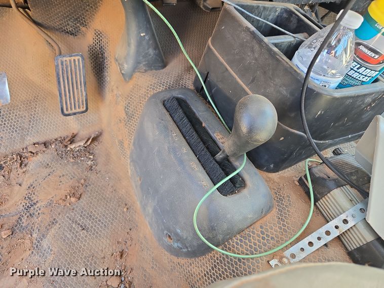 image for item EL1990 2001 Chevrolet Silverado 1500 pickup truck