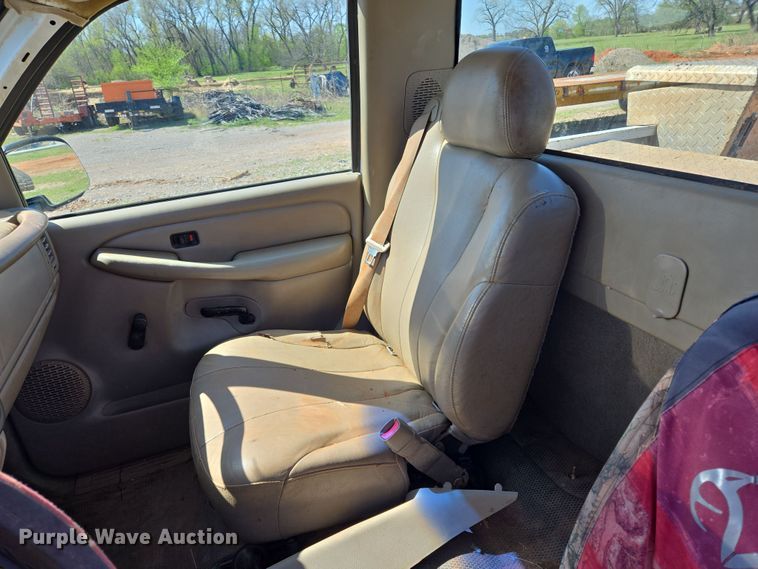 image for item EL1990 2001 Chevrolet Silverado 1500 pickup truck