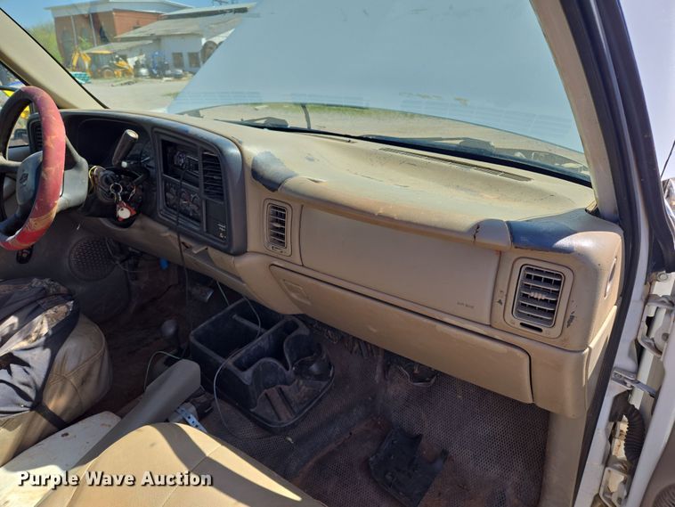 image for item EL1990 2001 Chevrolet Silverado 1500 pickup truck