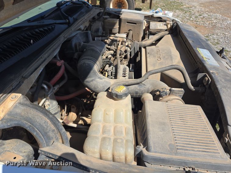 image for item EL1990 2001 Chevrolet Silverado 1500 pickup truck