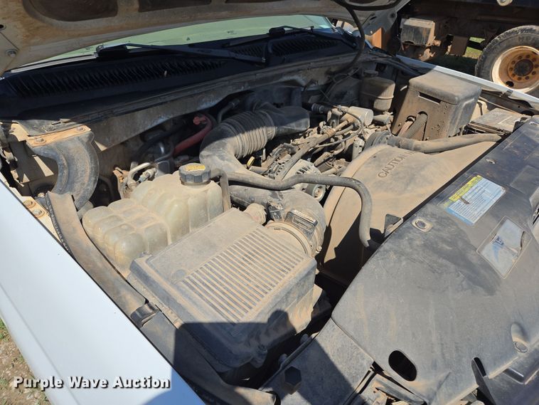 image for item EL1990 2001 Chevrolet Silverado 1500 pickup truck