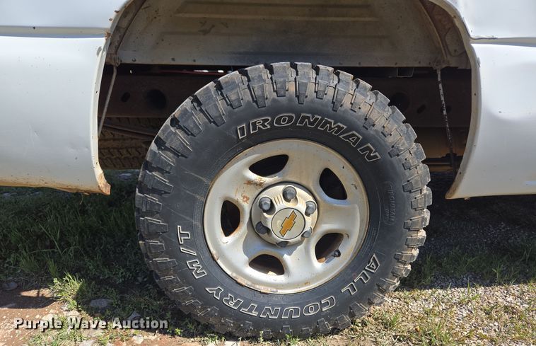 image for item EL1990 2001 Chevrolet Silverado 1500 pickup truck