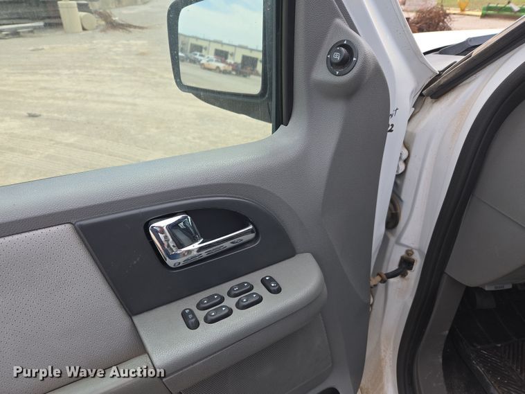 image for item EL5507 2006 Ford Expedition SUV