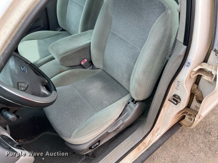 image for item EL5512 2000 Ford Taurus 