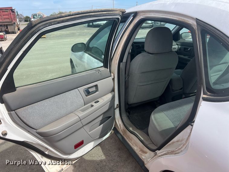 image for item EL5512 2000 Ford Taurus 