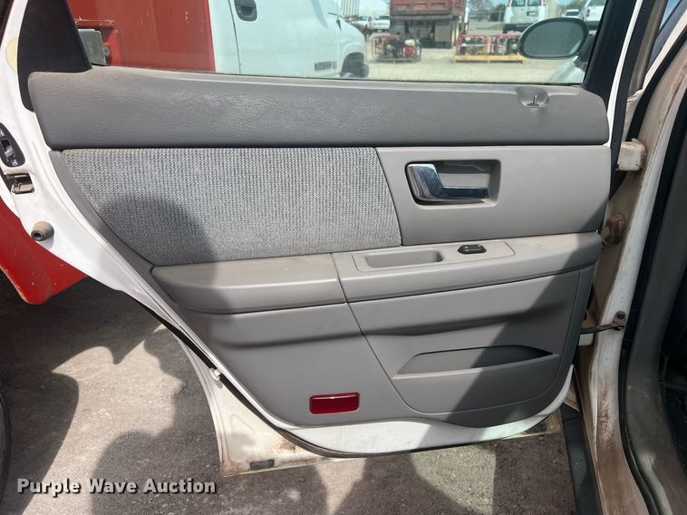 image for item EL5512 2000 Ford Taurus 