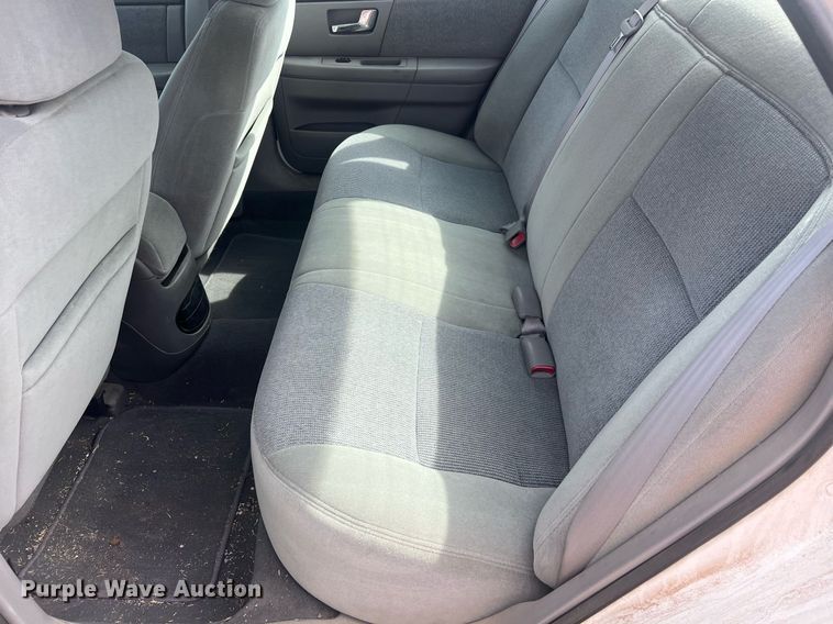 image for item EL5512 2000 Ford Taurus 