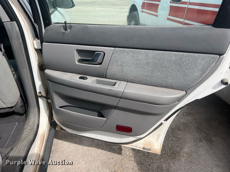 image for item EL5512 2000 Ford Taurus 