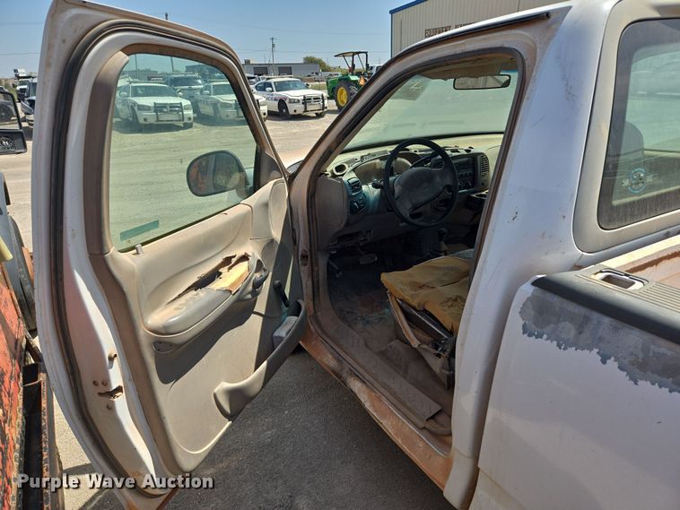 image for item EL5516 1998 Ford F150 pickup truck