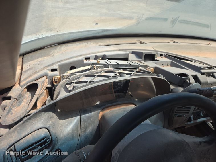 image for item EL5516 1998 Ford F150 pickup truck