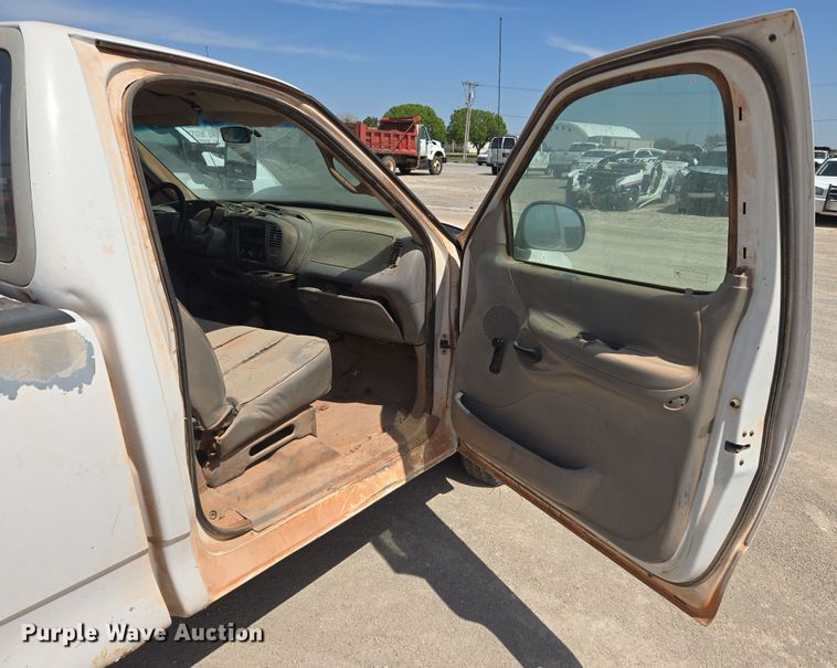image for item EL5516 1998 Ford F150 pickup truck