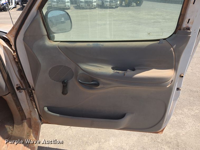 image for item EL5516 1998 Ford F150 pickup truck