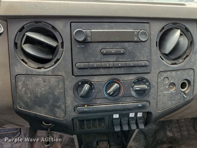 image for item EL5517 2009 Ford F450 SuperDuty flatbed truck