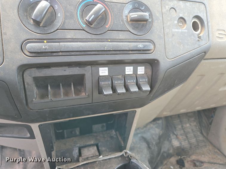 image for item EL5517 2009 Ford F450 SuperDuty flatbed truck