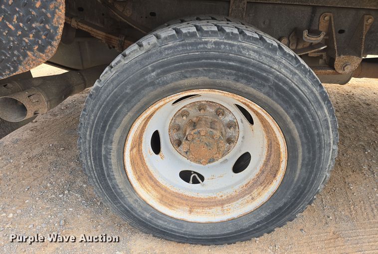 image for item EL5517 2009 Ford F450 SuperDuty flatbed truck