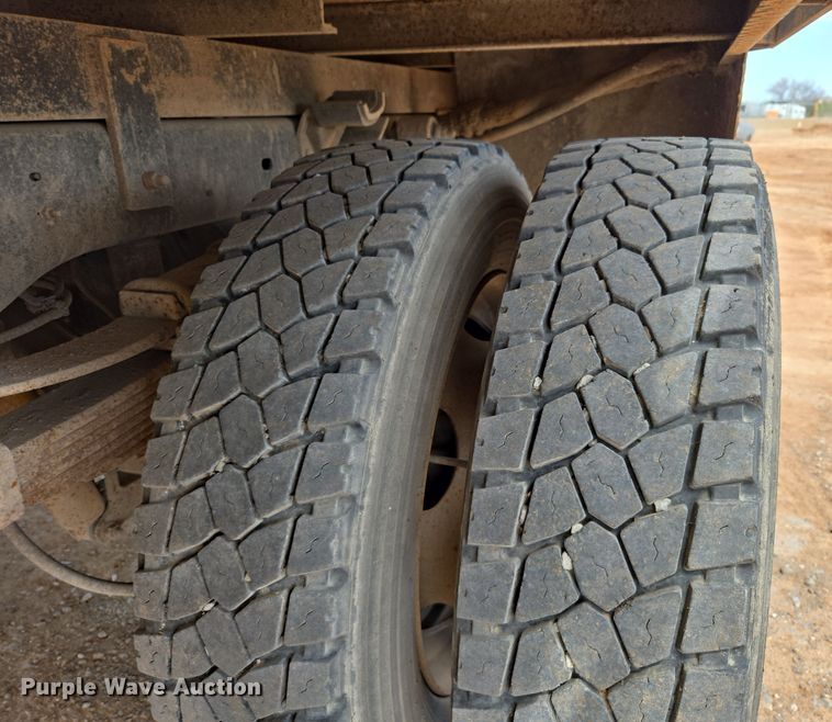 image for item EL5517 2009 Ford F450 SuperDuty flatbed truck