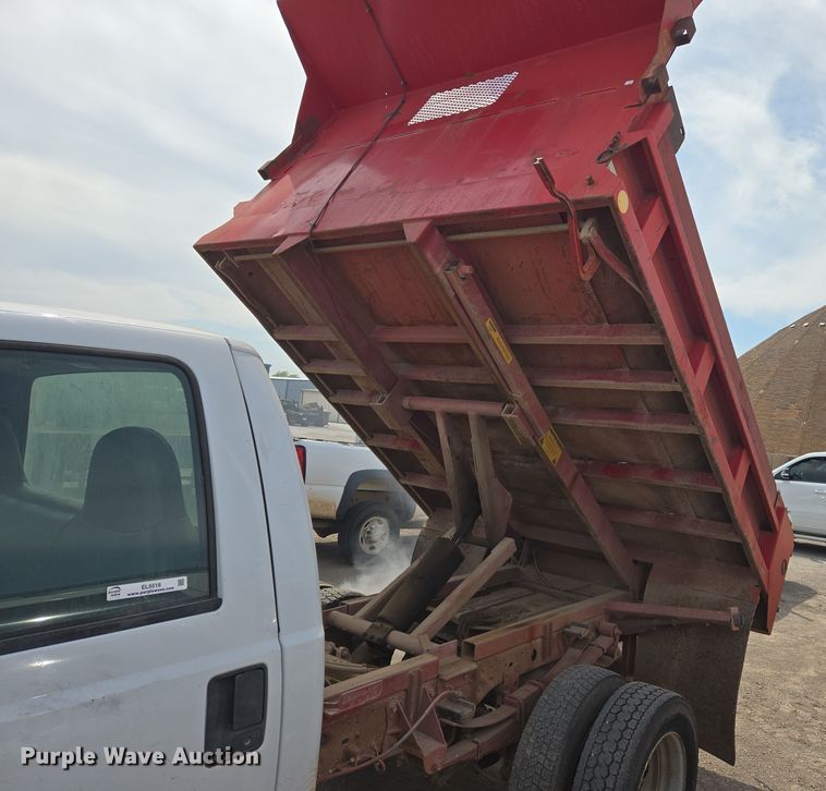 image for item EL5518 2006 Ford F450 Super Duty dump truck