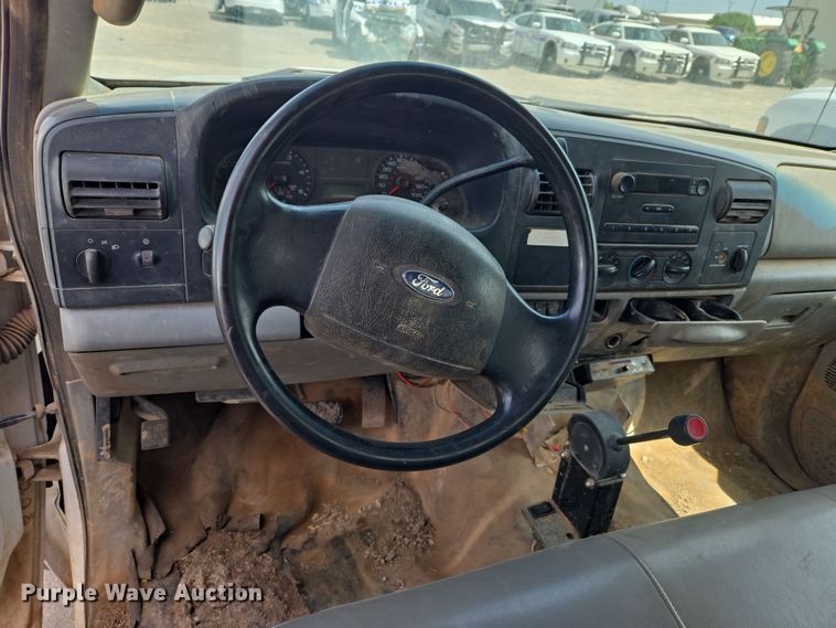 image for item EL5518 2006 Ford F450 Super Duty dump truck