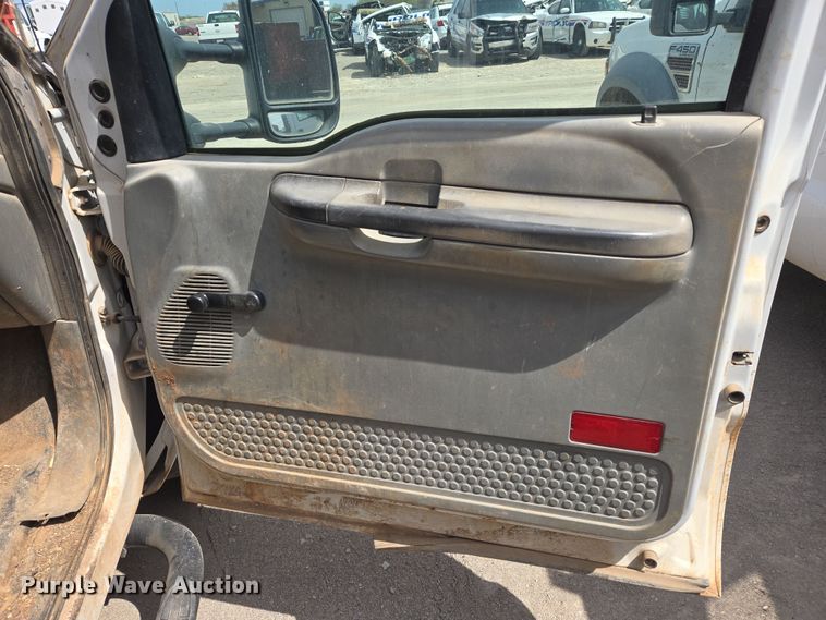 image for item EL5518 2006 Ford F450 Super Duty dump truck