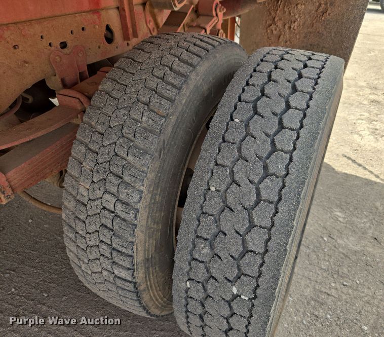 image for item EL5518 2006 Ford F450 Super Duty dump truck