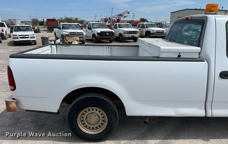 image for item EL5520 1997 Ford F150 pickup truck