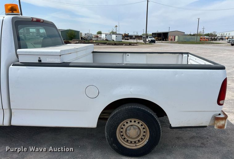 image for item EL5520 1997 Ford F150 pickup truck