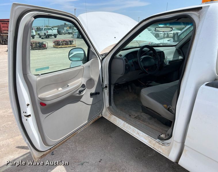 image for item EL5520 1997 Ford F150 pickup truck