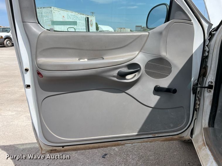 image for item EL5520 1997 Ford F150 pickup truck