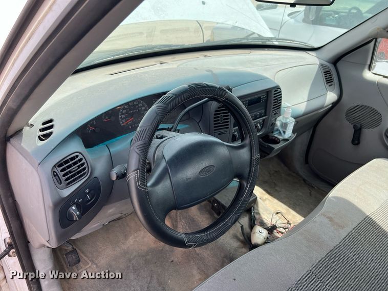 image for item EL5520 1997 Ford F150 pickup truck