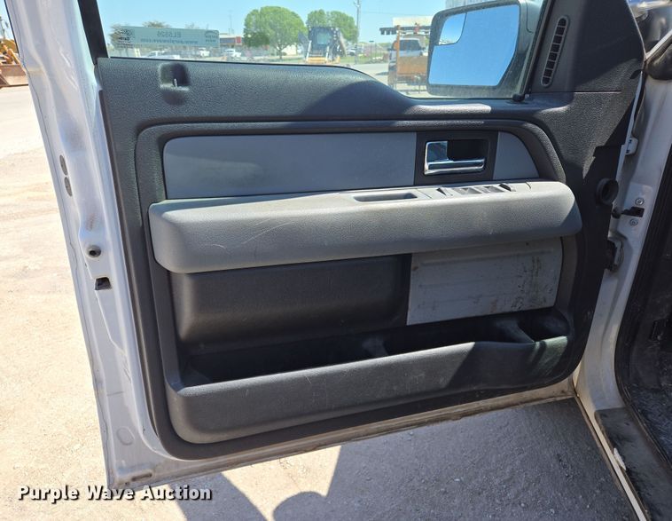 image for item EL5526 2012 Ford F150 SuperCab pickup truck