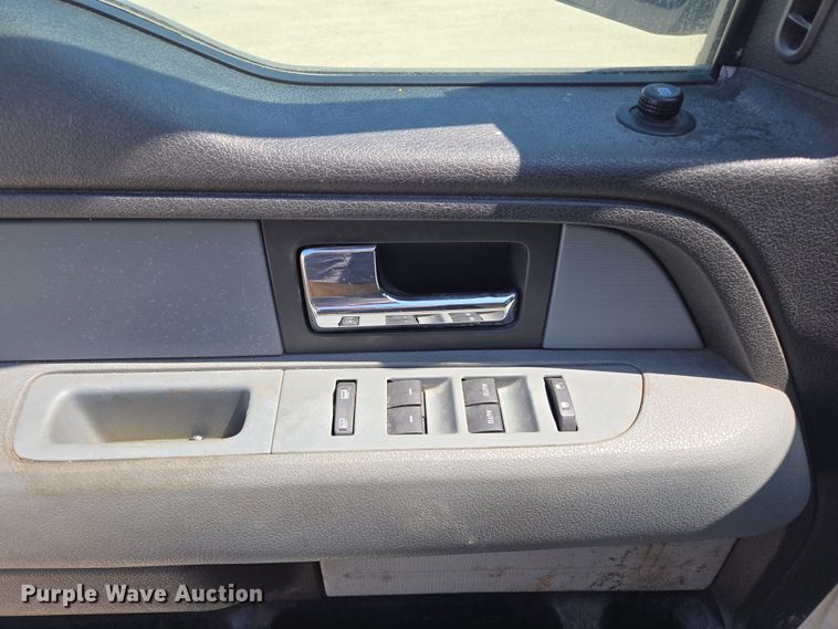 image for item EL5526 2012 Ford F150 SuperCab pickup truck