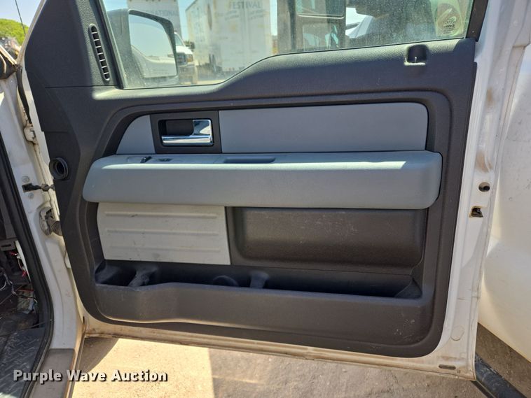 image for item EL5526 2012 Ford F150 SuperCab pickup truck