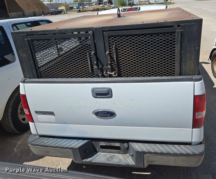 image for item EL5527 2005 Ford F150 SuperCab pickup truck