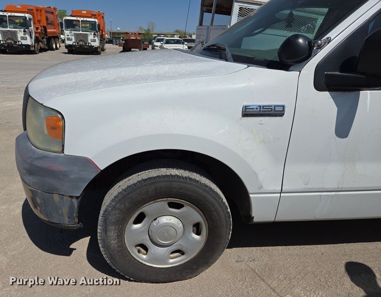 image for item EL5527 2005 Ford F150 SuperCab pickup truck