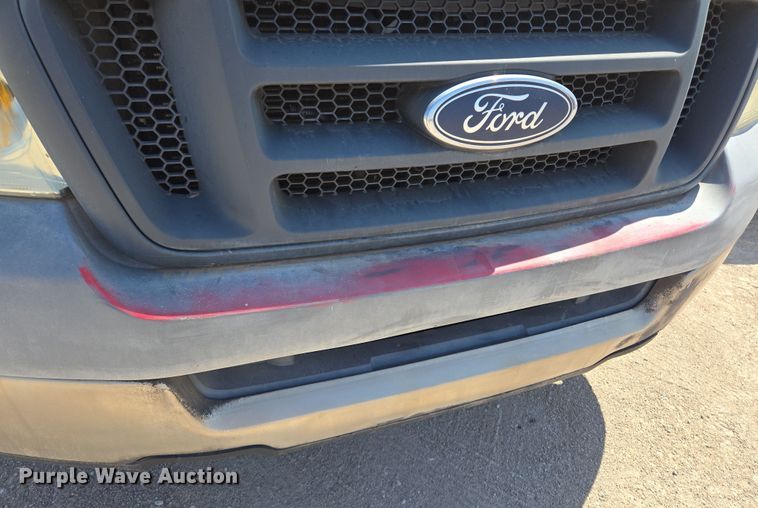 image for item EL5527 2005 Ford F150 SuperCab pickup truck