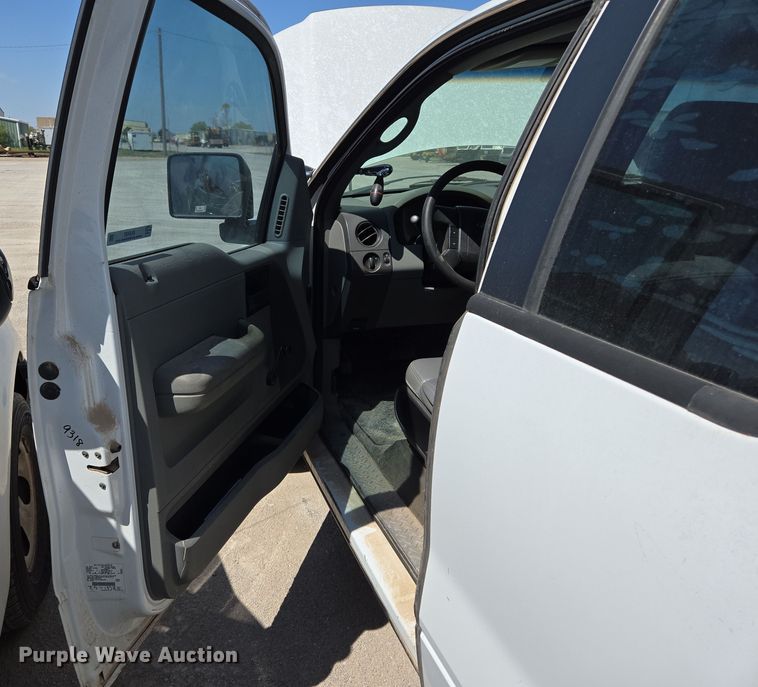 image for item EL5527 2005 Ford F150 SuperCab pickup truck