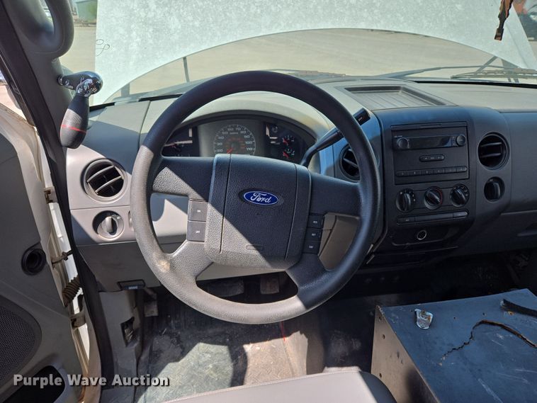 image for item EL5527 2005 Ford F150 SuperCab pickup truck