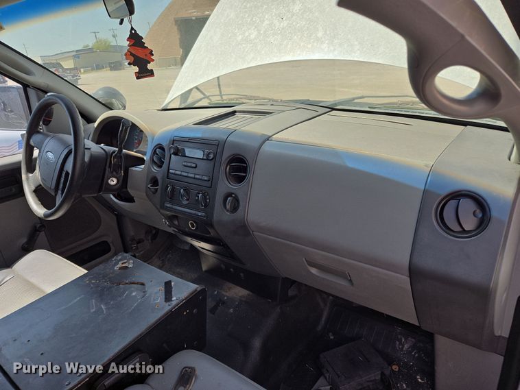 image for item EL5527 2005 Ford F150 SuperCab pickup truck