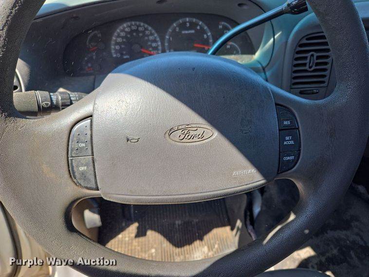 image for item EL5528 1999 Ford Expedition SUV