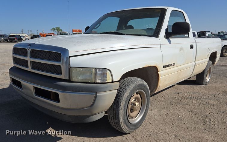 image for item EL5533 2001 Dodge Ram 1500 pickup truck